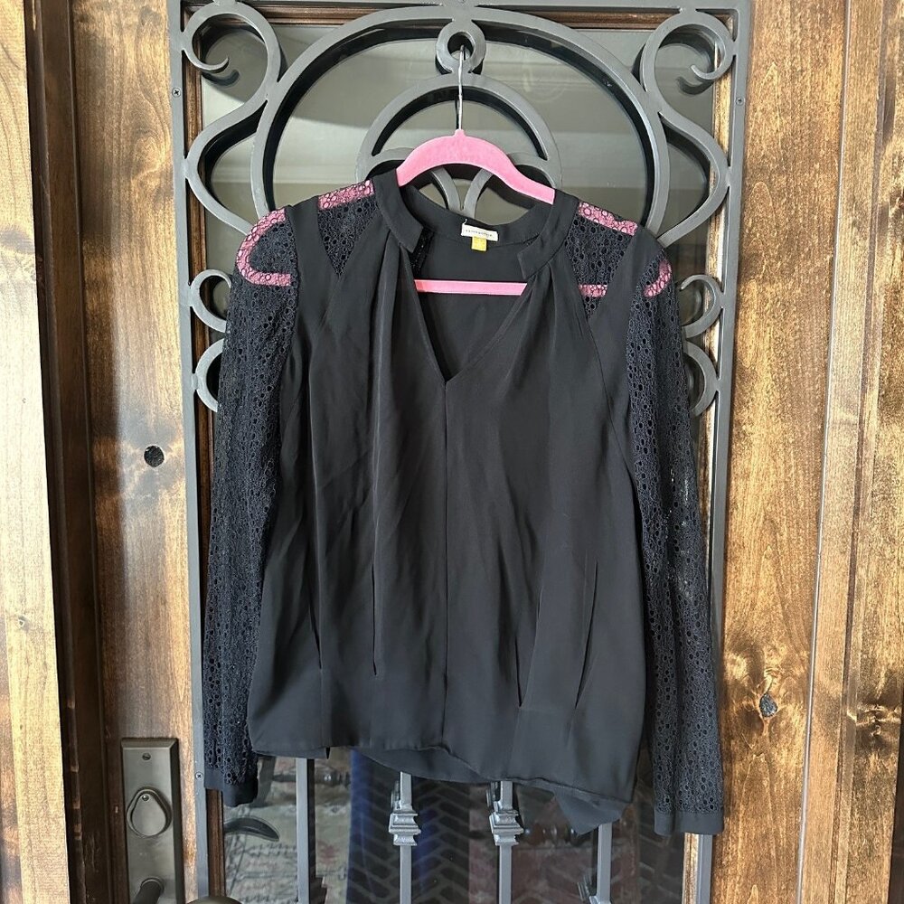 Leifsdottir by anthropologie black lace pleated silk top size 4